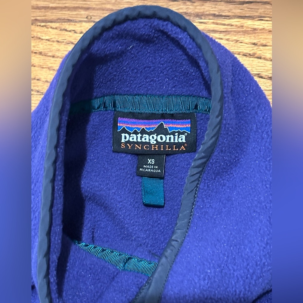 Patagonia Men's Vibrant Purple and Blue Crewneck Sweater - Picture 3 of 5